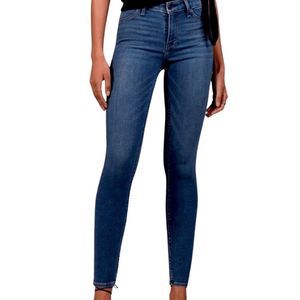 Abercrombie & Fitch Harper Skinny Jeans Sz. 26